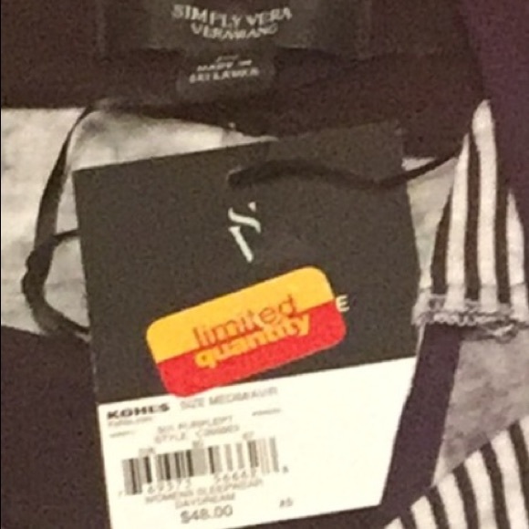 NWT Simply Vera sz M sleep top - Picture 3 of 4